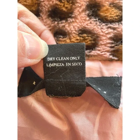 Victoria's Secret Know One Cares Pink Leopard Faux Fur Crop Full Zip Jacket Med - Picture 6 of 6